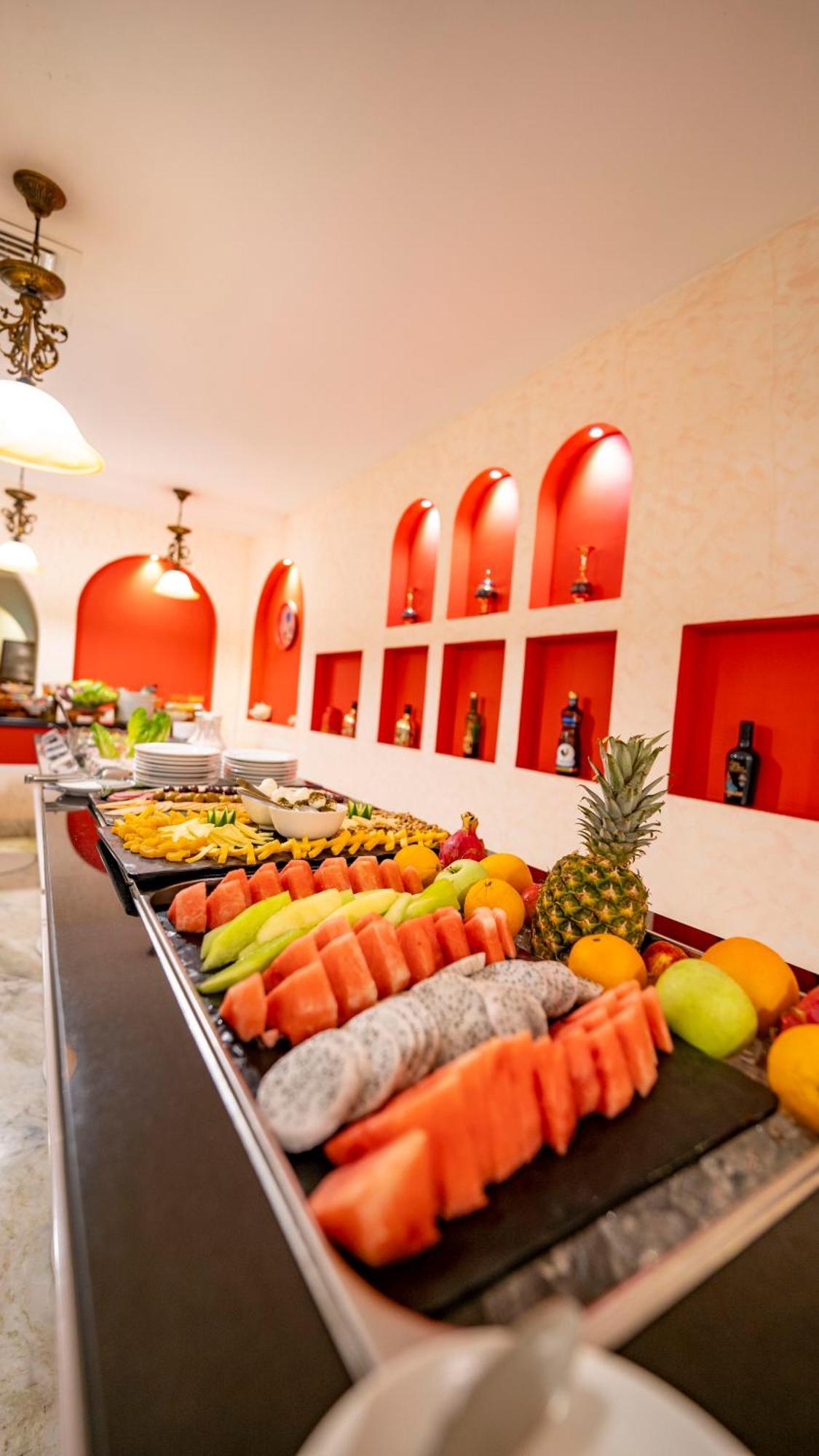 Riviera Hotel 4*